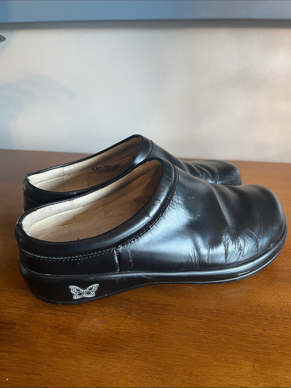 Algeria Black Leather Slip-On Clogs-slip resistant